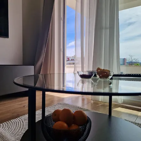 Moonlight And Sea Depth Apartament